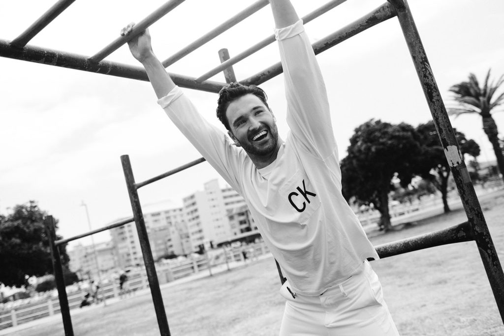 hannes thun_schwarz-weiß lifestyle calvin klein model